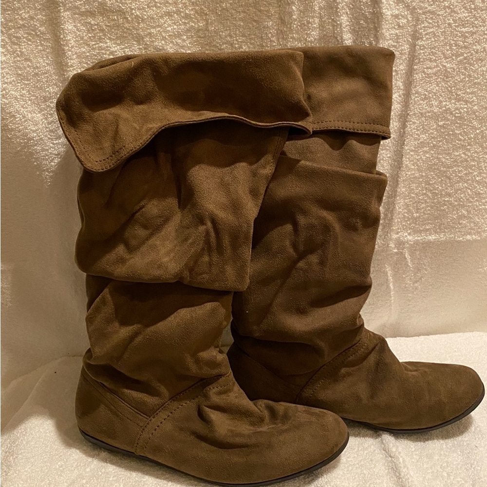 Brown Faux Suede Nine West boots in good condition 8.5